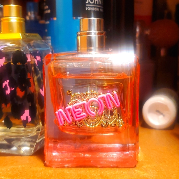 Juicy Couture - Picture 1 of 1